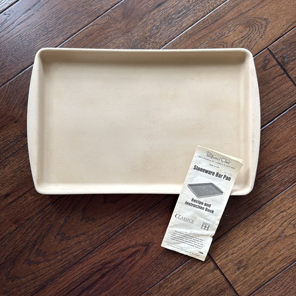 Pampered Chef Classic Family Heritage Collection Large Bar Pan 11x17 Stoneware